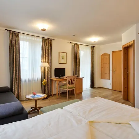 Huber Am Hotel